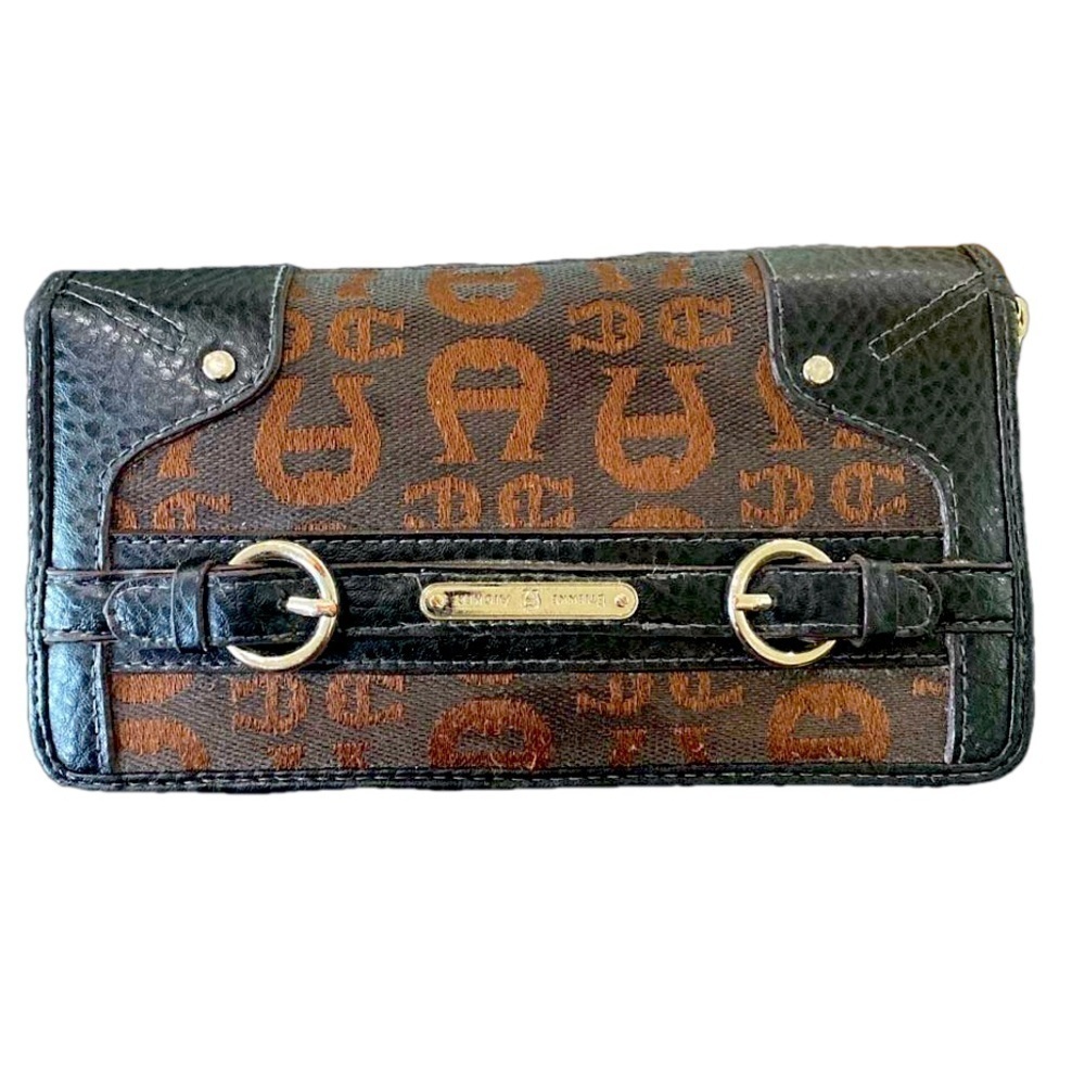 Vintage Etianne Agner ladies wallet 2003.